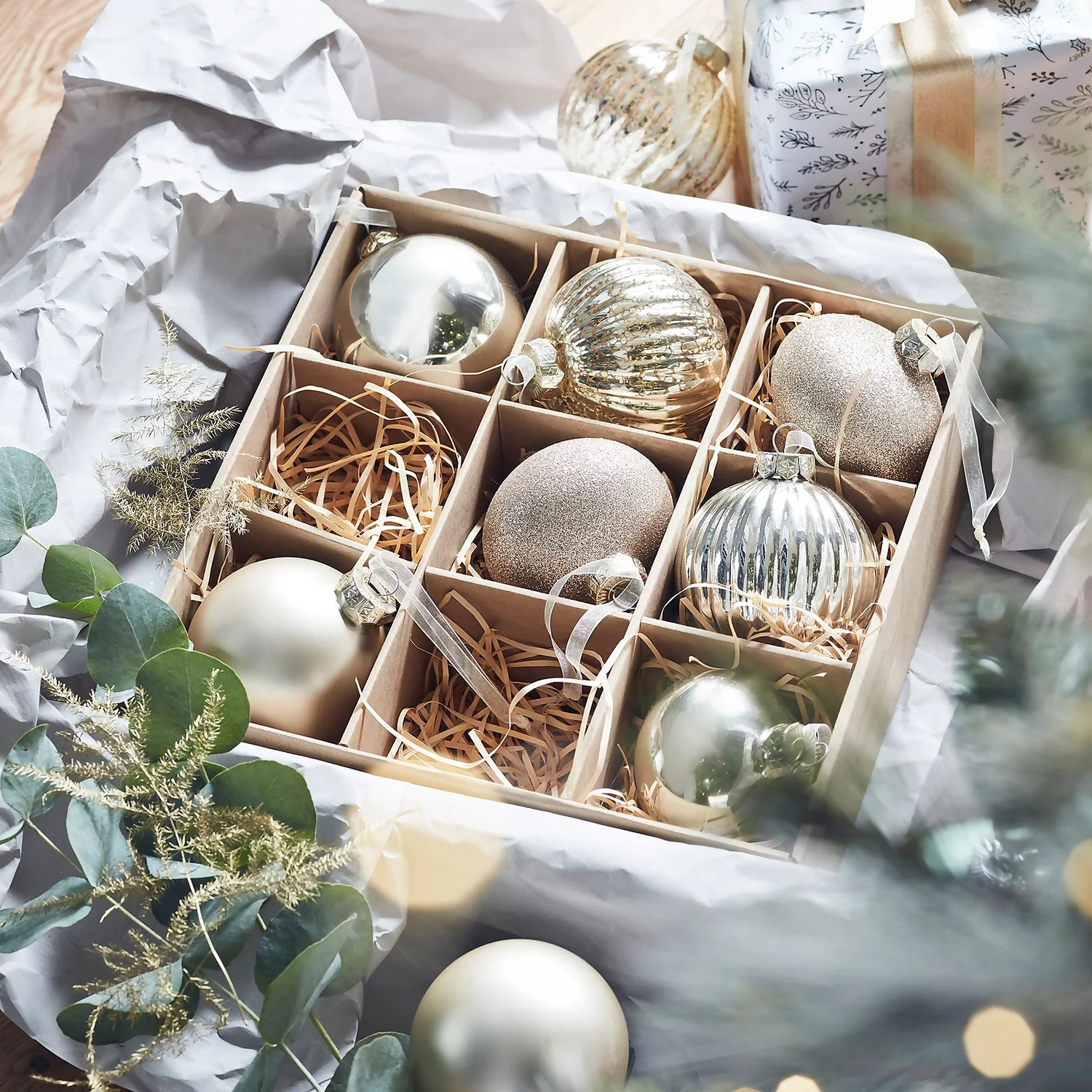 Gold Glass Christmas Tree Baubles - 9 Pack - Image 2